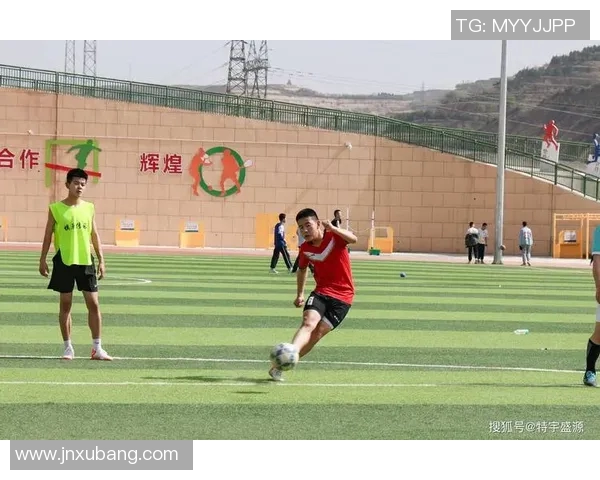 女孩子足球明星崛起展现青春力量与梦想追逐的精彩旅程
